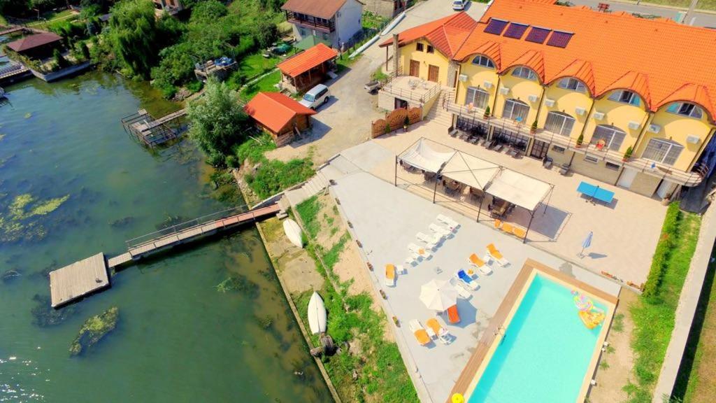 מלון Ieşelniţa Mai Danube מראה חיצוני תמונה