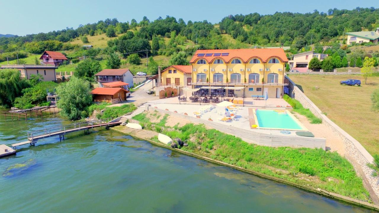 מלון Ieşelniţa Mai Danube מראה חיצוני תמונה