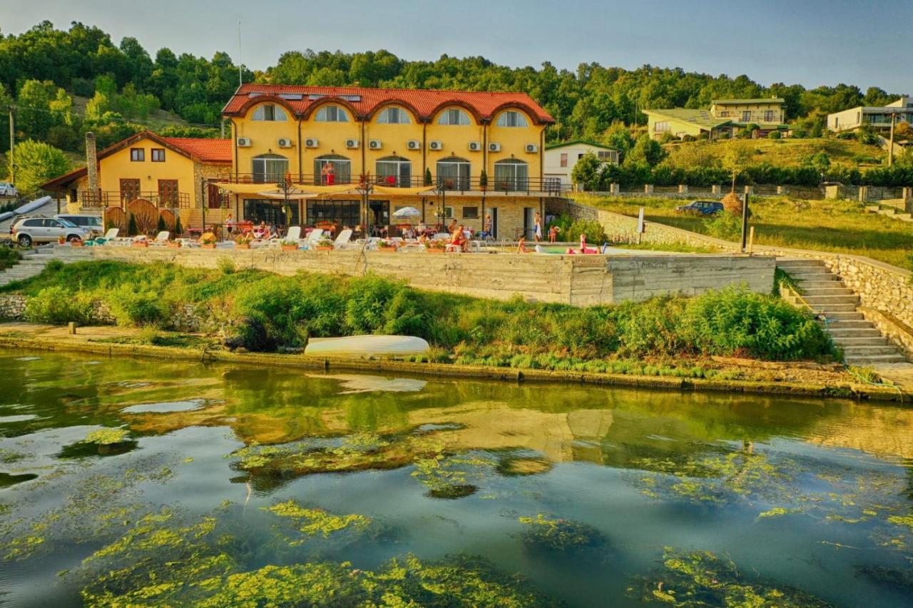 מלון Ieşelniţa Mai Danube מראה חיצוני תמונה